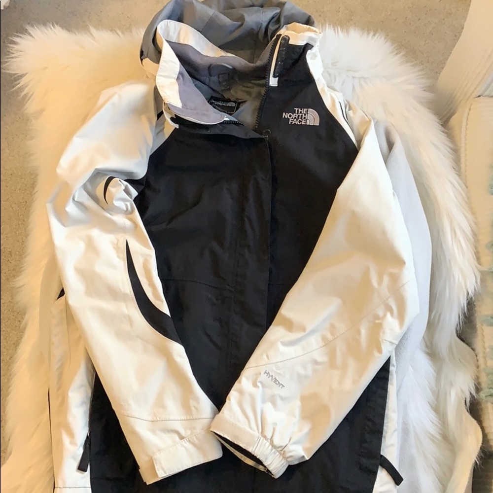 Girls north face ski jacket and fleece